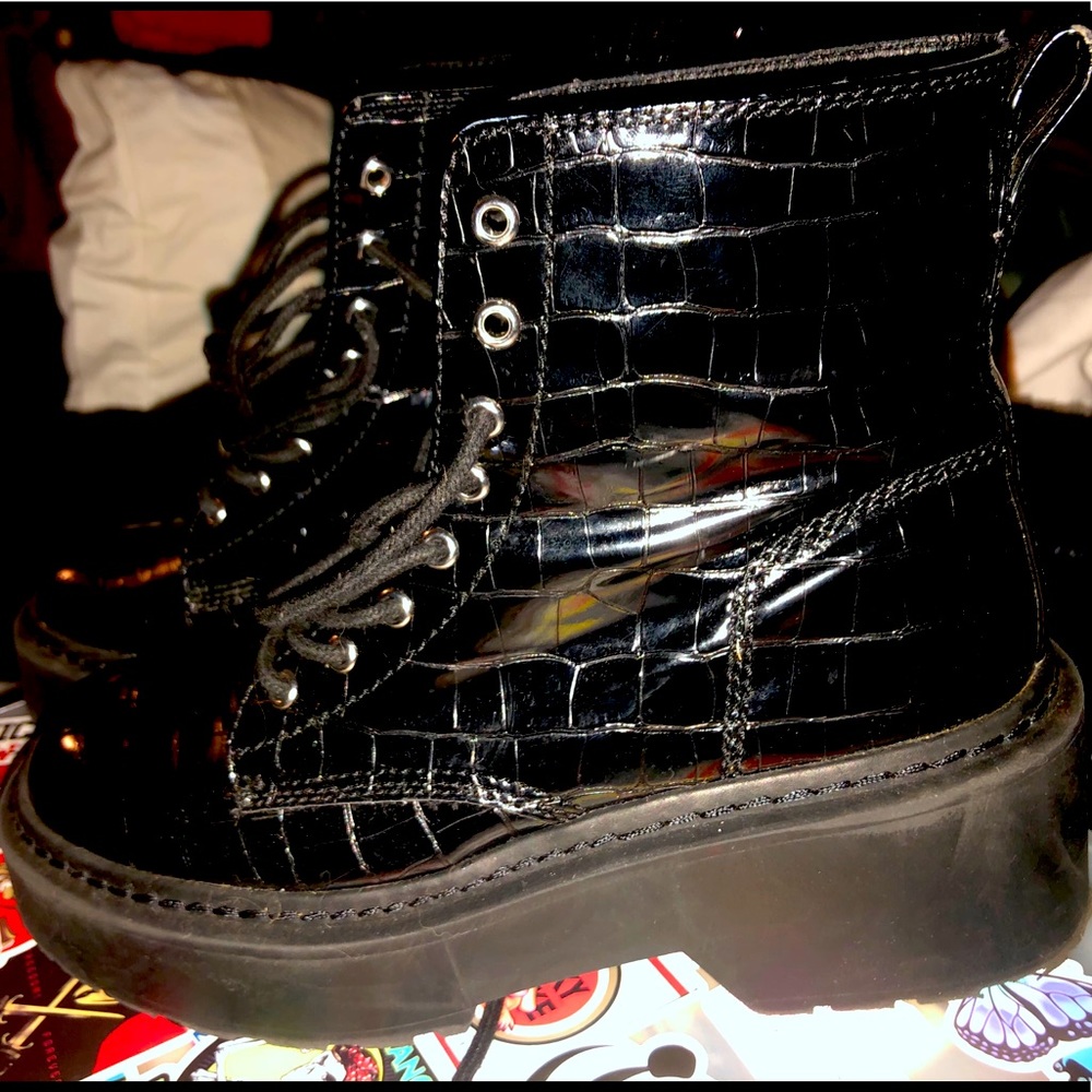 ***SOLD****Steve Madden croc combat boots